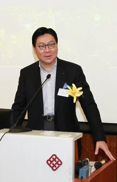 榮譽嘉賓馬時亨教授分享他對「香港經濟發展──現在與未來」的見解。