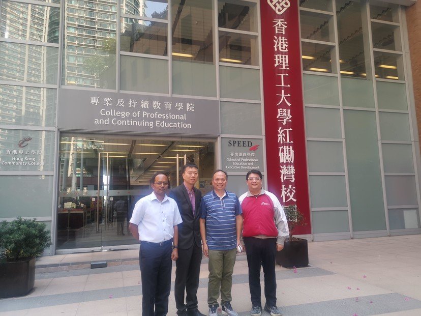 (左至右) RCADMM成员Udaya Kahangamage博士及陆伟强博士,RCADMM总监梁振华博士及RCADMM成员吴新培博士